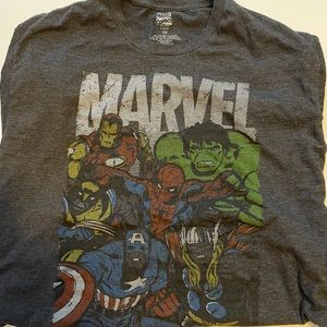 Grey marvel comics t-shirt